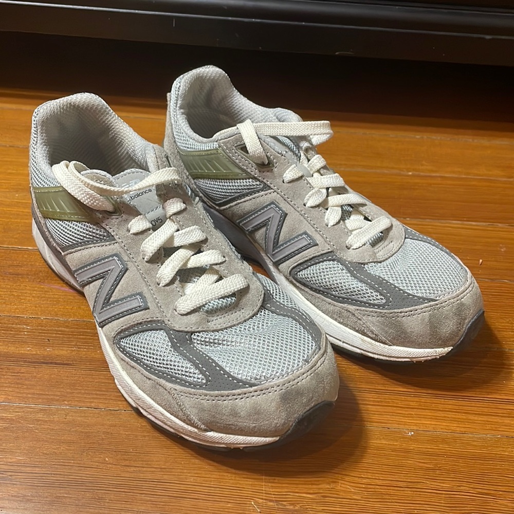 New Balance Women’s 990 V5 Gray
